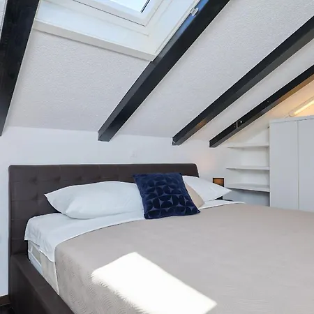 Hedera Estate, Hedera A42 Apartman *