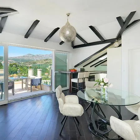 Hedera Estate, Hedera A42 * Dubrovnik