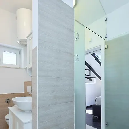 Hedera Estate, Hedera A42 *