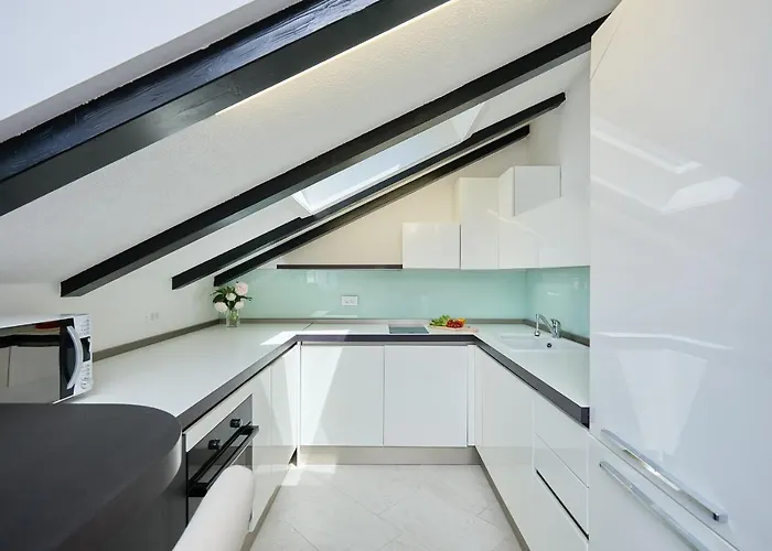 Hedera Estate, Hedera A42