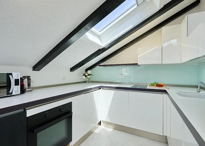 Hedera Estate, Hedera A42 *